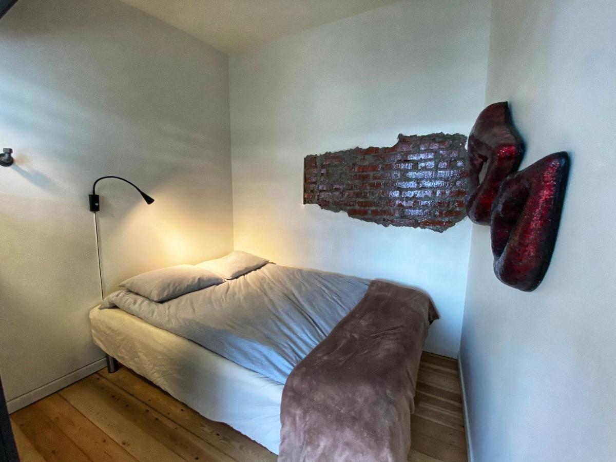 Broncks Apartment 4 - Modern 1-Bedroom In The Heart Of Торсхавн Экстерьер фото