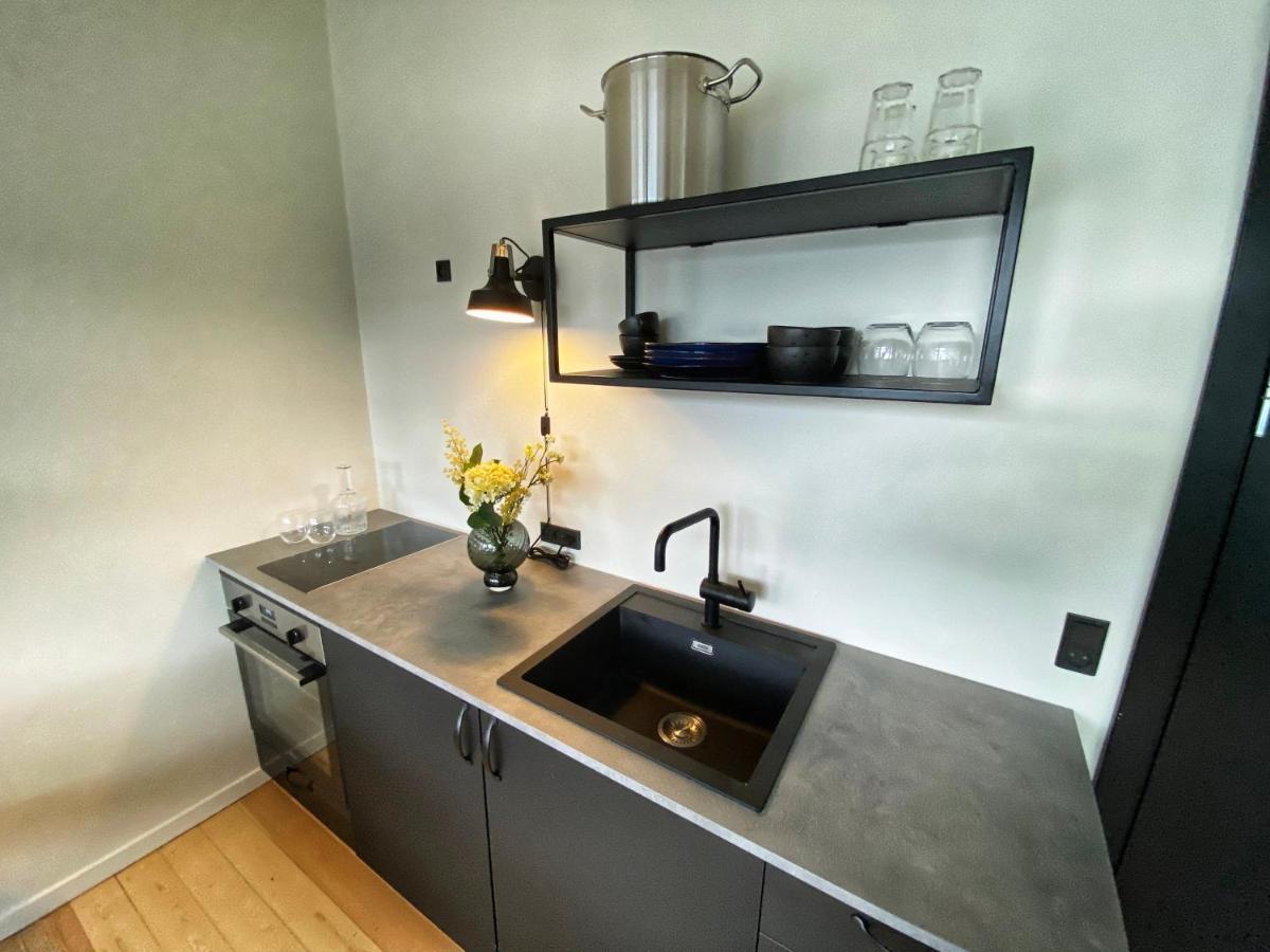 Broncks Apartment 4 - Modern 1-Bedroom In The Heart Of Торсхавн Экстерьер фото